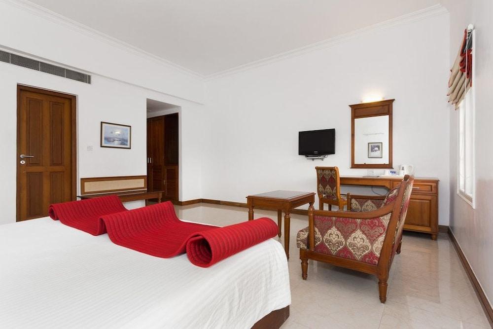 The Avenue Center Hotel Kochi Exterior foto