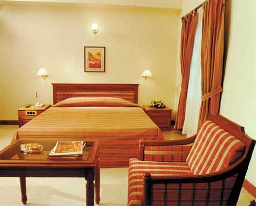 The Avenue Center Hotel Kochi Exterior foto