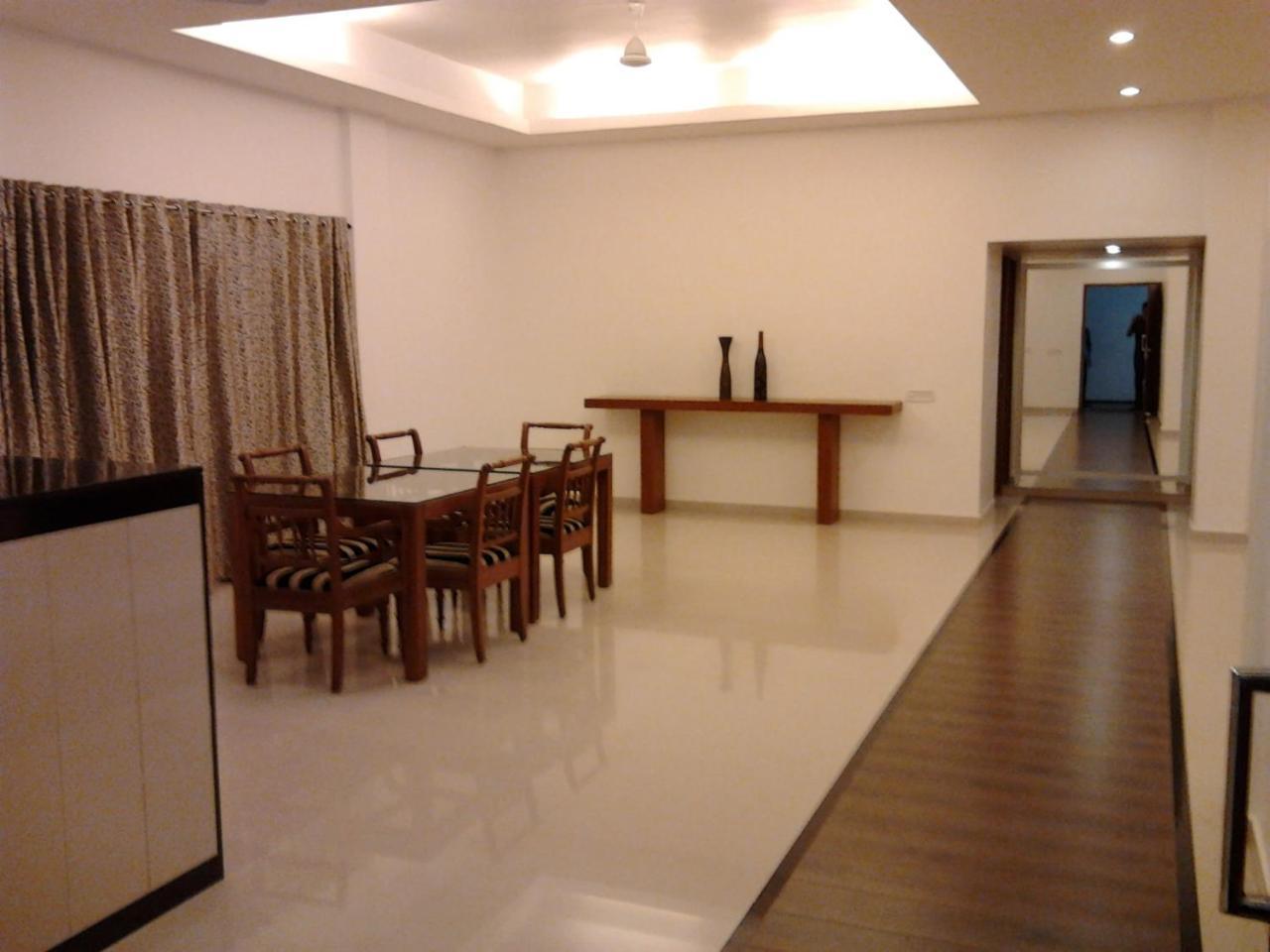 The Avenue Center Hotel Kochi Exterior foto