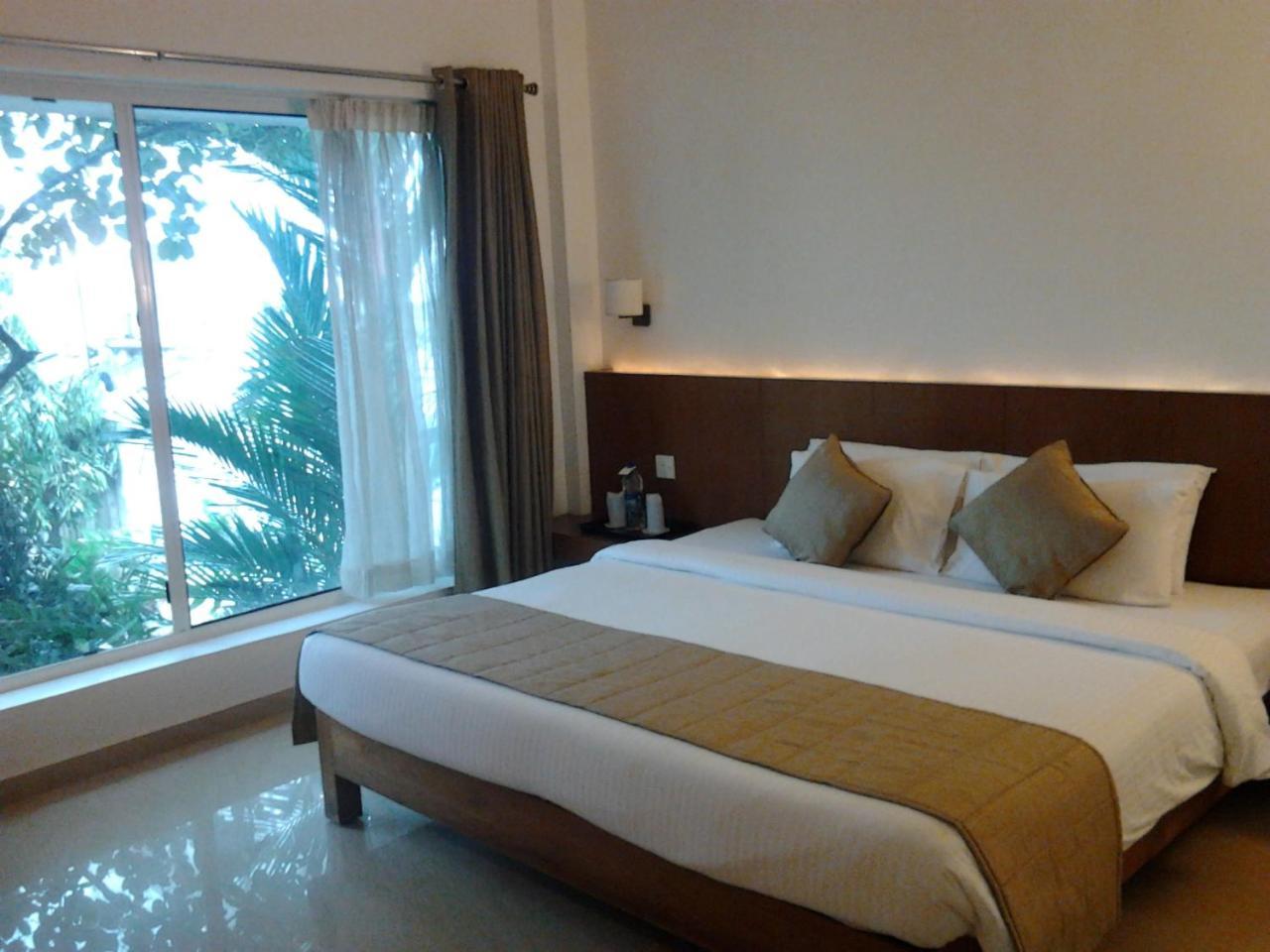 The Avenue Center Hotel Kochi Exterior foto