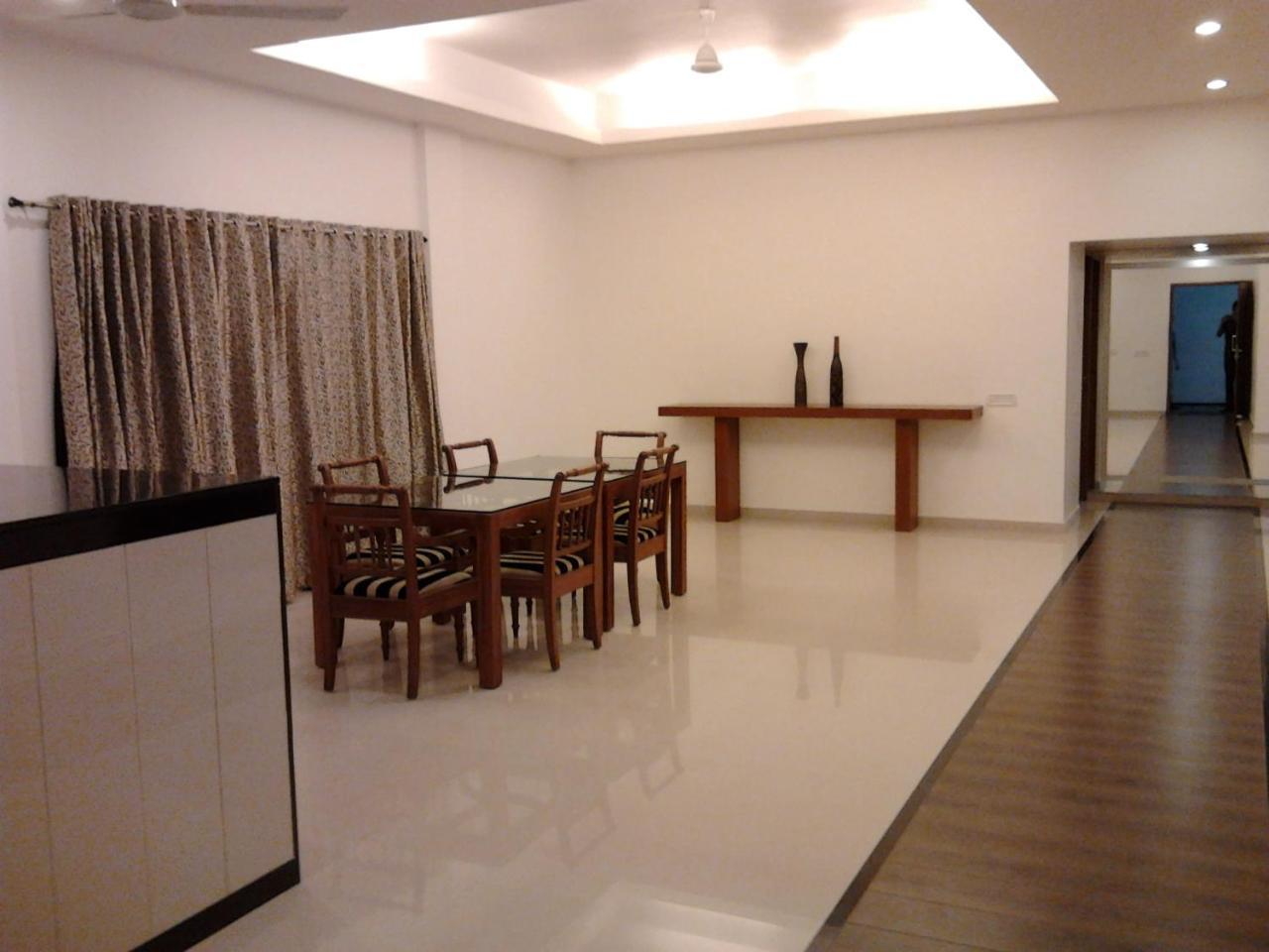 The Avenue Center Hotel Kochi Exterior foto